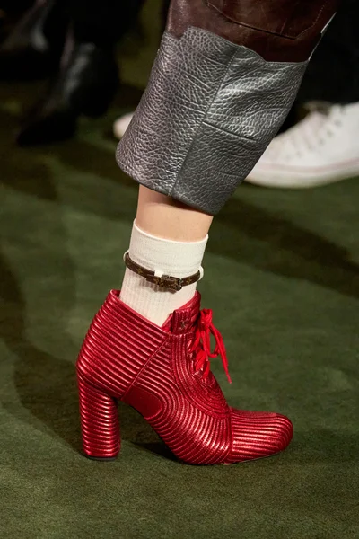 Look 12